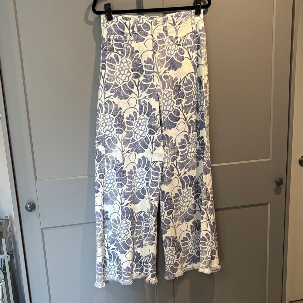 Anthropologie-Pilcro-Adi-Blue Floral mid rise flare pants